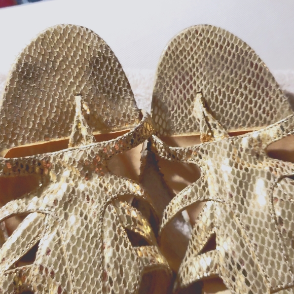 🌹😍Gorgeous Gladiator Funtasia sandals - Picture 3 of 5